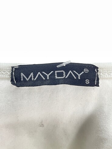 s Beden beyaz Renk Diğer T-shirt %70 İndirimli.