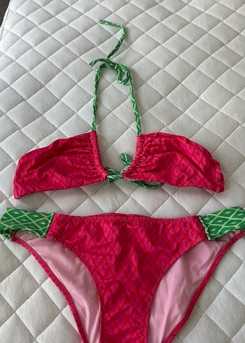 Pembe Bikini takımı
