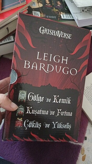  Leigh Bardugo 