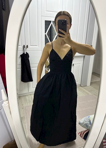 Zara Siyah V Yakalı Uzun Elbise