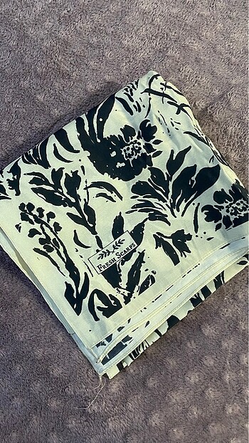 Fresh Scarfs İpek Eşarp