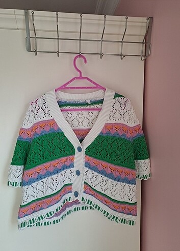 LC Waikiki Crop kısa kollu mavi düğme renkli hırka