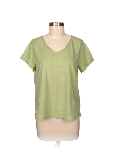 Defacto T-shirt %70 İndirimli.