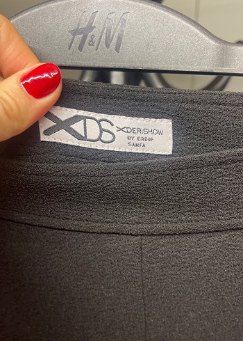 Kadın Siyah Pilili Kumaş Pantolon - Görsel 2