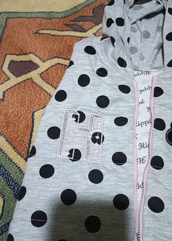 Kız Çocuk Gri Kapüşonlu Puantiyeli Yelek - Görsel 3