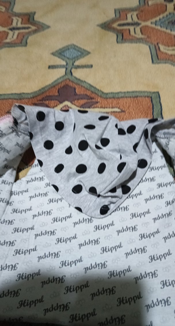 Kız Çocuk Gri Kapüşonlu Puantiyeli Yelek - Görsel 5