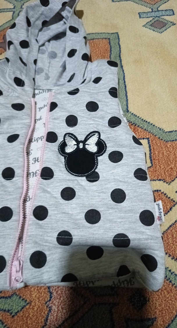 Kız Çocuk Gri Kapüşonlu Puantiyeli Yelek - Görsel 2