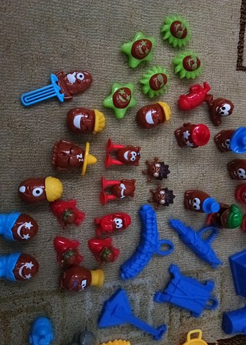 Renkli Çeşitli Aksiyon Figürleri Seti - Görsel 2