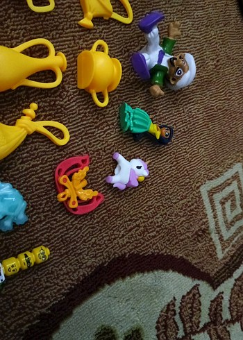 Renkli Çeşitli Aksiyon Figürleri Seti - Görsel 7