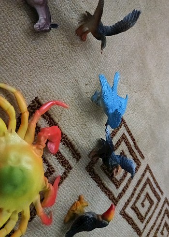 Çeşitli Renklerde Hayvan ve Dinozor Figürleri - Görsel 4