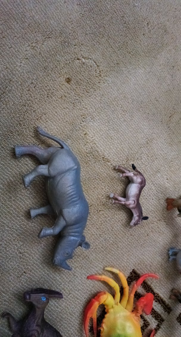 Çeşitli Renklerde Hayvan ve Dinozor Figürleri - Görsel 2