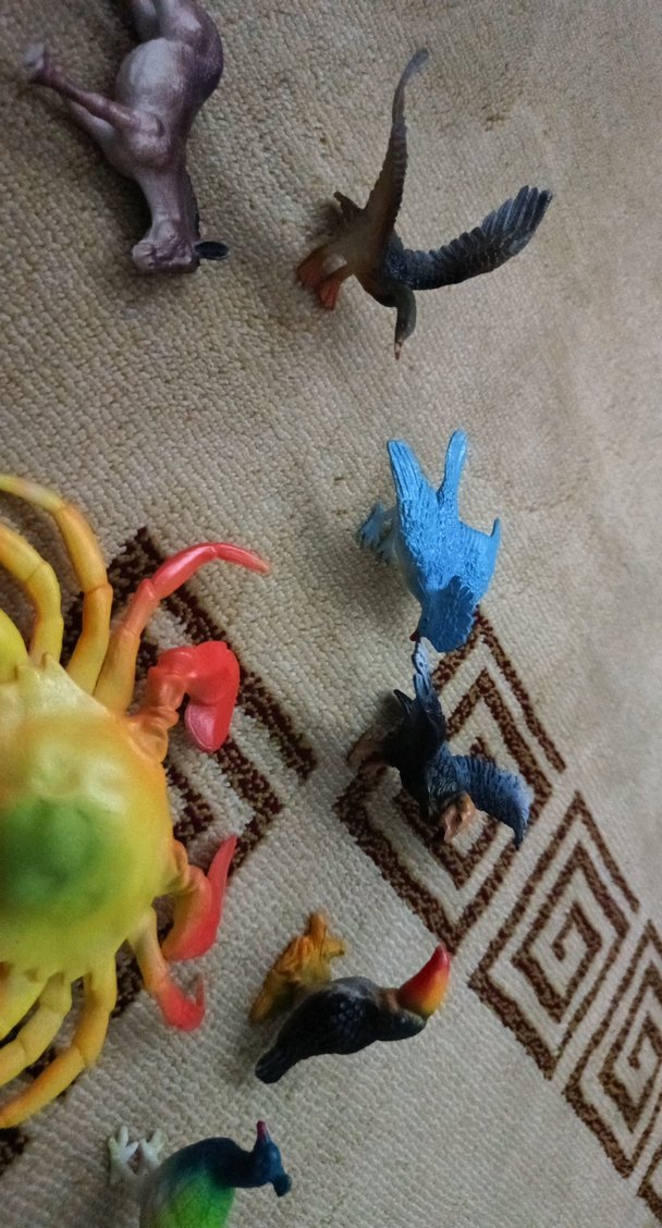 Çeşitli Renklerde Hayvan ve Dinozor Figürleri - Görsel 4