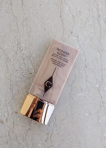 Charlotte Tilbury Wonder Glow Primer
