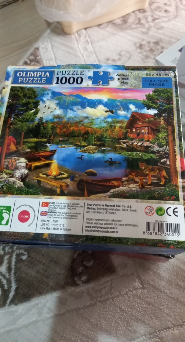 Çok Renkli Koyu Tonlarda Puzzle Parçaları - Görsel 2