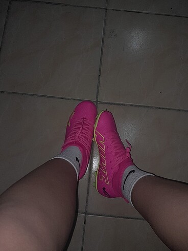 Nike 36 numara pembe krampon