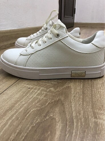 Kadin Sneaker