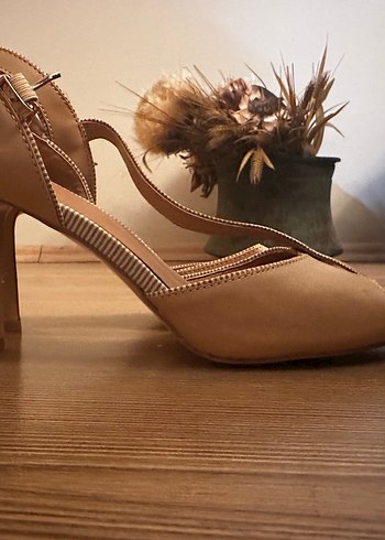 DERİMOD Bağcıklı Stiletto Topuklu Kadın Ayakkabı