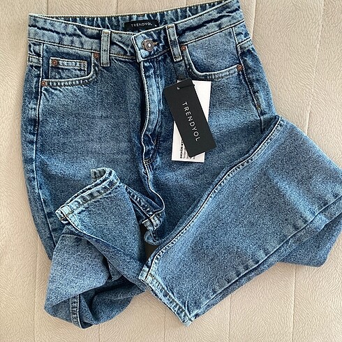 Trendyol Yüksek Bel Mom Jeans