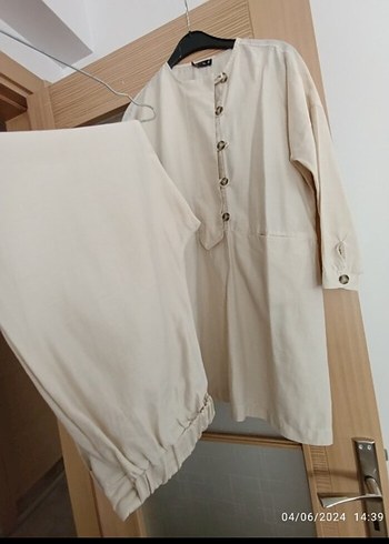 Bej Düğmeli Keten Tunik pantolon takım