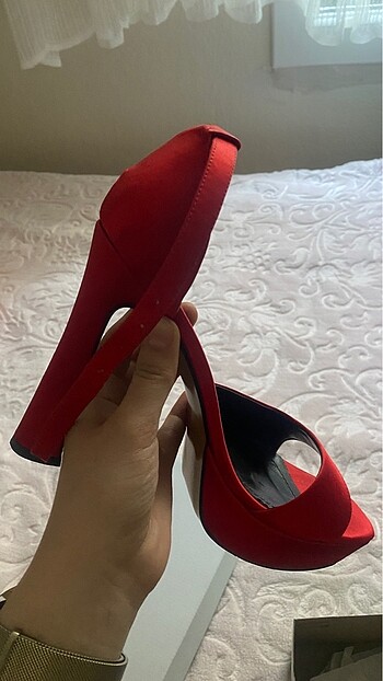 Diğer Saten Kırmızı Topuklu Ayakkabı