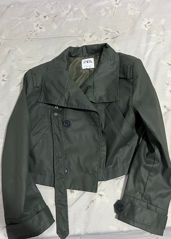 Zara Mumlu Görünümlü Haki Yeşili Crop Trençkot