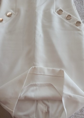 Düğmeli Kolsuz Beyaz Elbise - Görsel 4
