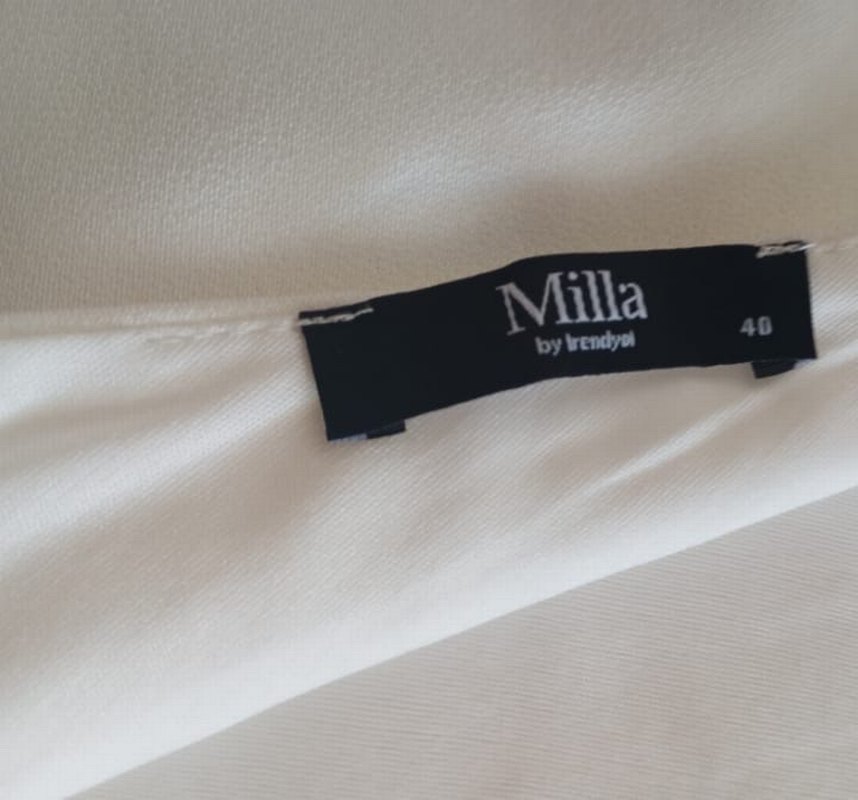 Düğmeli Kolsuz Beyaz Elbise - Görsel 5