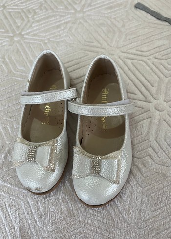 Kızlar için Beyaz Tokalı Bale Düz Ayakkabı - Görsel 3