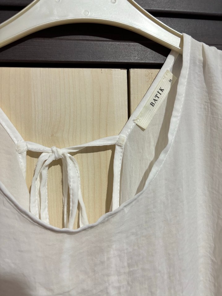 Kadın Kolsuz Beyaz Keten Bluz - Görsel 2