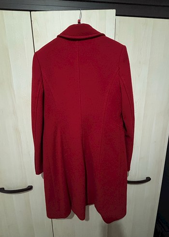 Kırmızı Düğmeli Kadın Kaban - Görsel 4