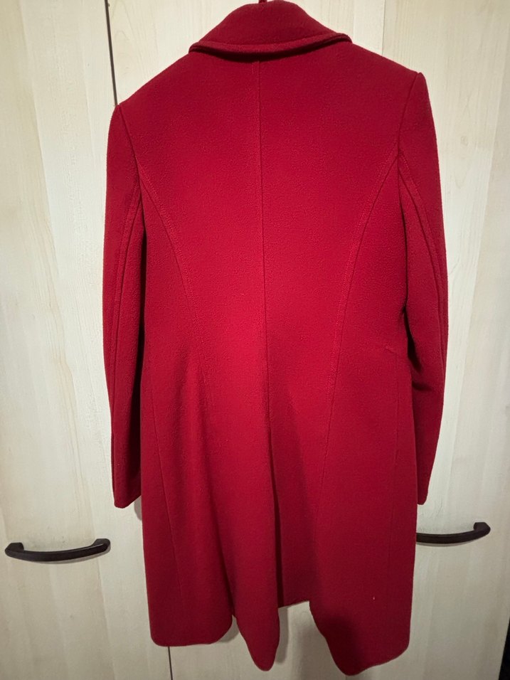 Kırmızı Düğmeli Kadın Kaban - Görsel 5