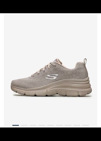 Skechers Bej Kadın Süet Bağcıklı Dolgu Topuk Spor Ayakkabı