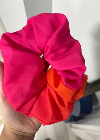 Renkli İpek Görünümlü Lastikli Toka - Görsel 3