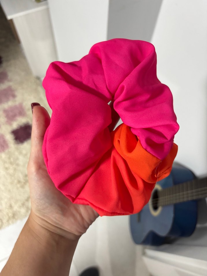 Renkli İpek Görünümlü Lastikli Toka - Görsel 2