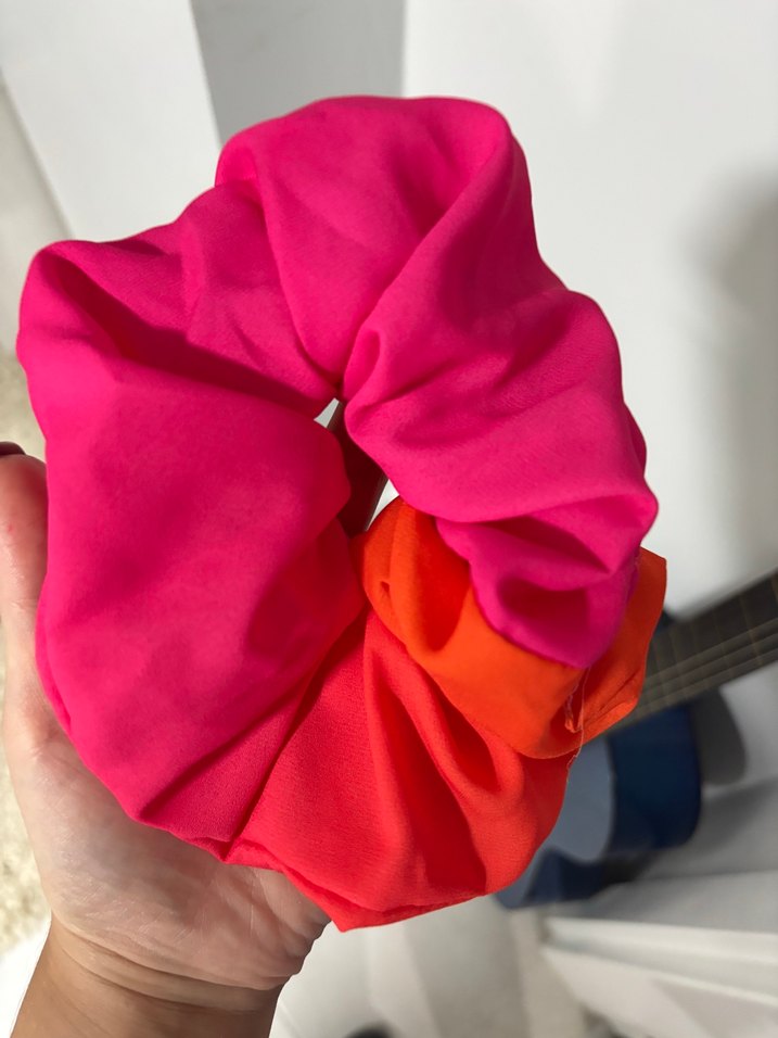 Renkli İpek Görünümlü Lastikli Toka - Görsel 3