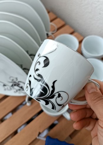 Desenli Beyaz Fincan ve Tabak Seti - Görsel 4