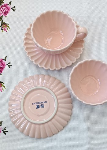 English Home Pastel Pembe Seramik Fincan ve Tabak Seti