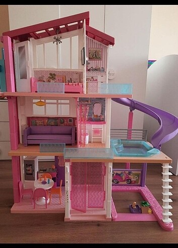 Barbie Dream House 