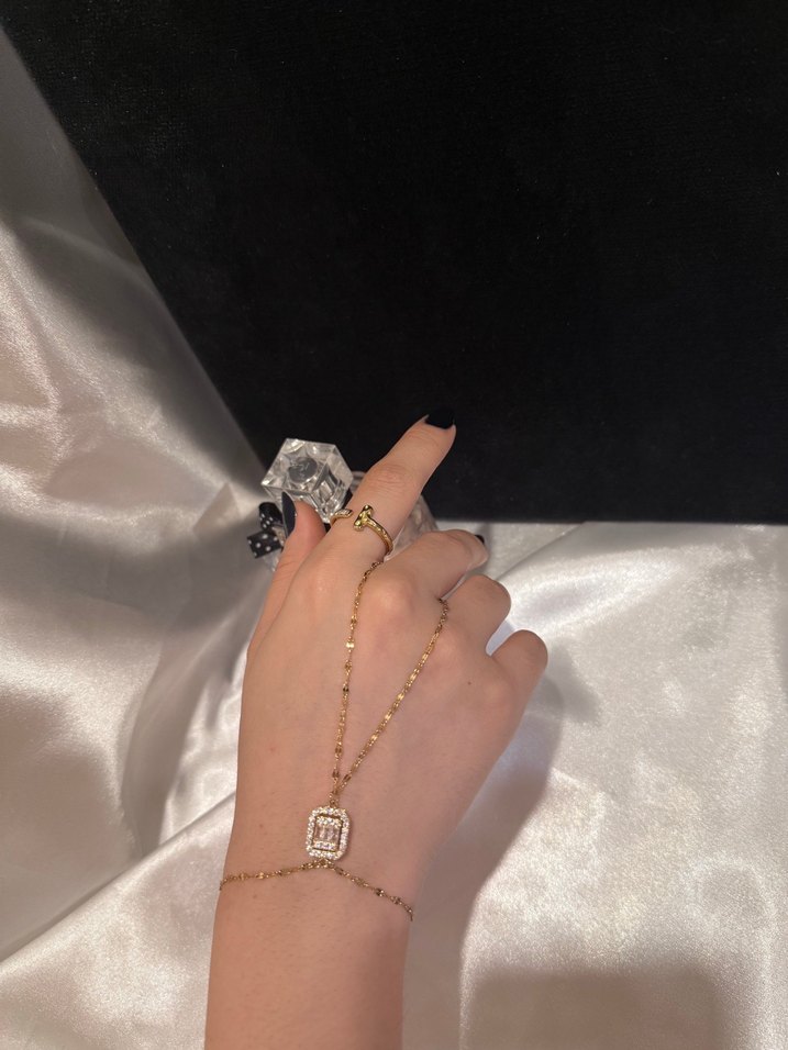 Zincir Detaylı Altın Renkli Şahmeran - Görsel 2