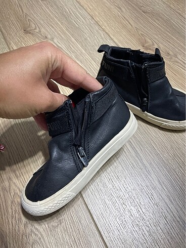 Zara Çocuk bot