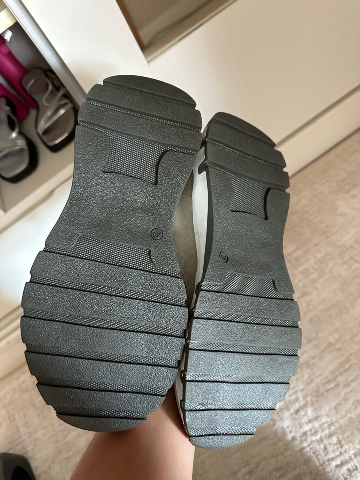 Beyaz Gri Süet Kadın Spor Ayakkabı - Görsel 4