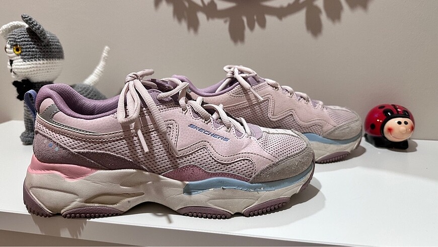 Skechers