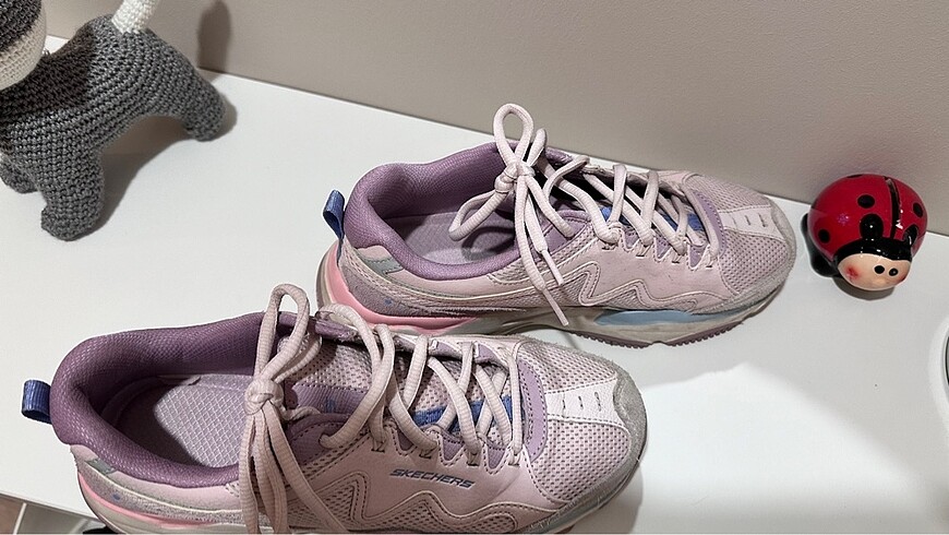 38,5 Beden pembe Renk Skechers / kalıbı büyük