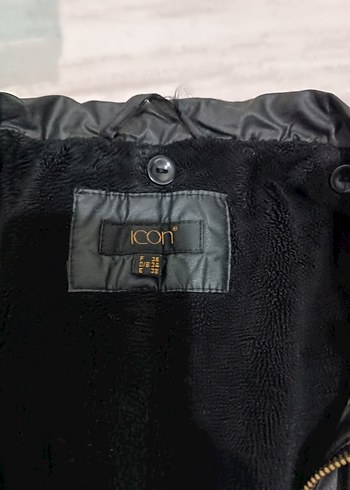 38 Beden Siyah Deri Kemerli Kadın Mont