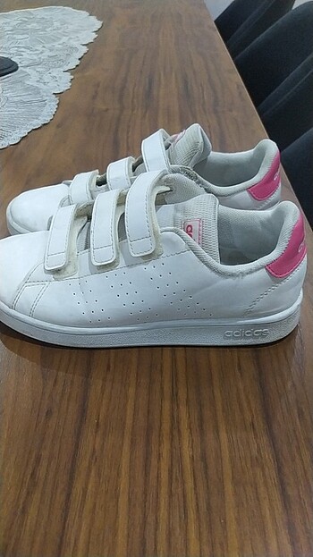 34 Beden beyaz Renk Adidas orjinal ayakkabi