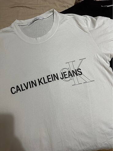 Calvin Klein Orjinal marka 2 adet tşört