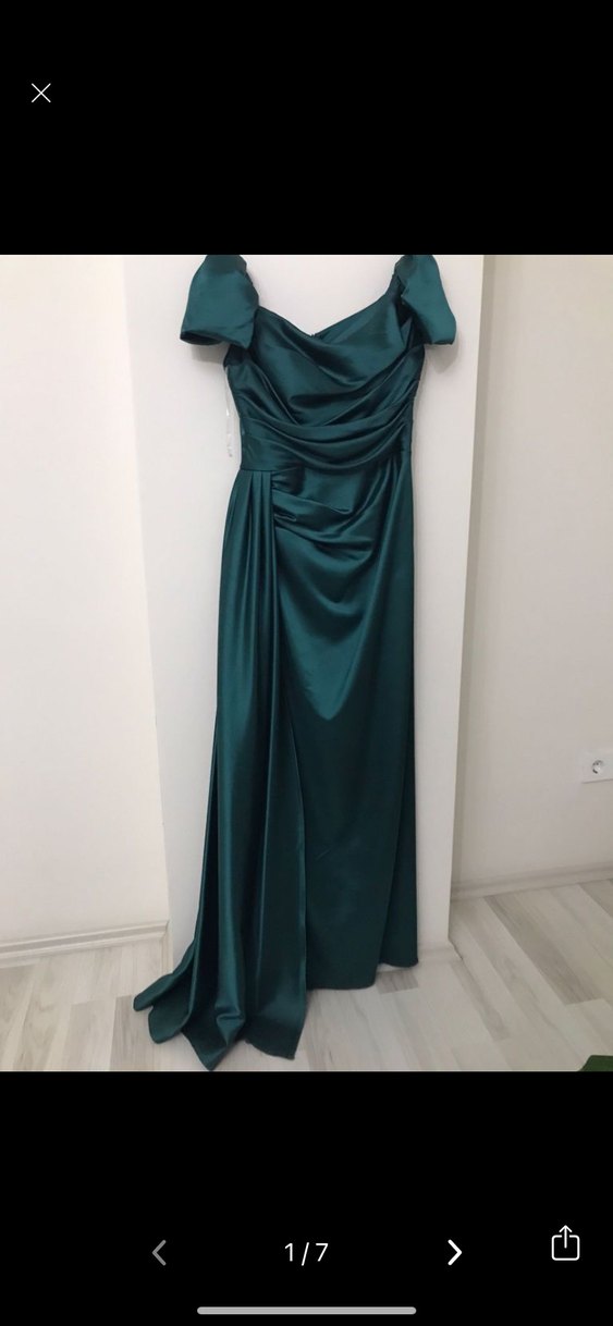 Zümrüt Yeşili Uzun Abiye Elbise - Görsel 2