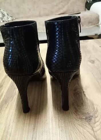 36 Beden siyah Renk Derimod kadın topuklu bot
