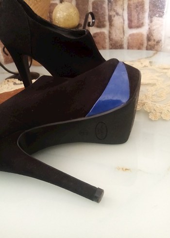 Siyah süet mavi detaylı topuklu platform ayakkabı - Görsel 5