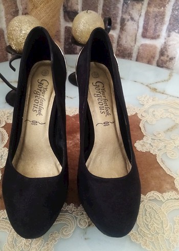 Siyah Gold Desenli Süet Stiletto Topuklu Ayakkabı - Görsel 3